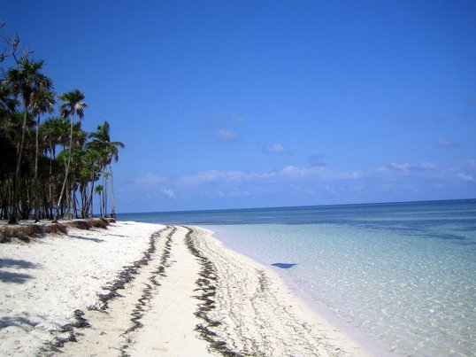 Strand von Roatán in Honduras